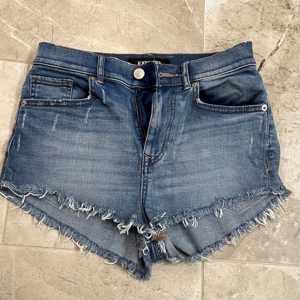 High rise Cheeky shorts